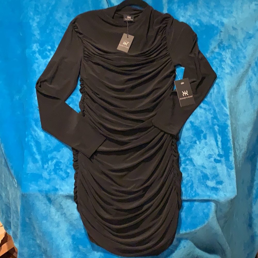 Ruched & Ready black midi long sleeve - Picture 4 of 4